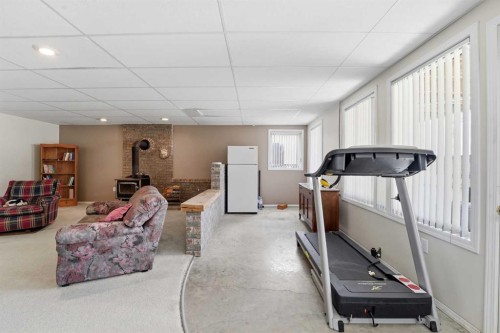 5401 Shannon Drive, Olds, AB - Indoor Photo Showing Gym Room