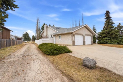 5401 Shannon Drive, Olds, AB - Outdoor