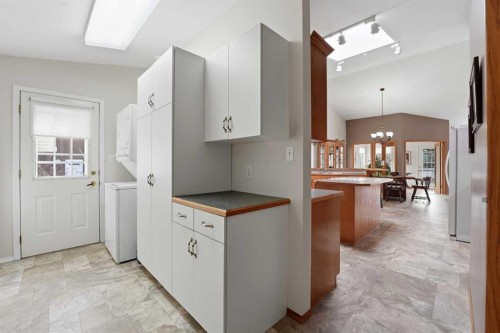 5401 Shannon Drive, Olds, AB - Indoor Photo Showing Kitchen