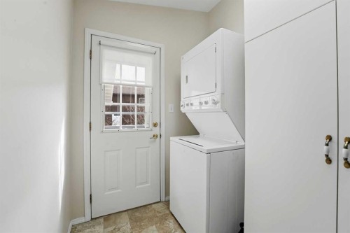 5401 Shannon Drive, Olds, AB - Indoor Photo Showing Laundry Room