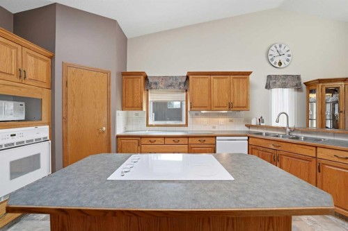 5401 Shannon Drive, Olds, AB - Indoor Photo Showing Kitchen With Double Sink