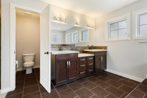 13 Sage Hill Landing Nw, Calgary, AB - Indoor Photo Showing Bathroom
