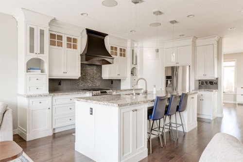 3529 3 Avenue Sw, Calgary, AB - Indoor Photo Showing Kitchen With Upgraded Kitchen