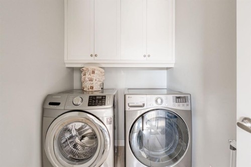 3529 3 Avenue Sw, Calgary, AB - Indoor Photo Showing Laundry Room