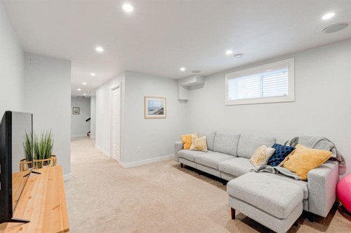 3529 3 Avenue Sw, Calgary, AB - Indoor Photo Showing Other Room