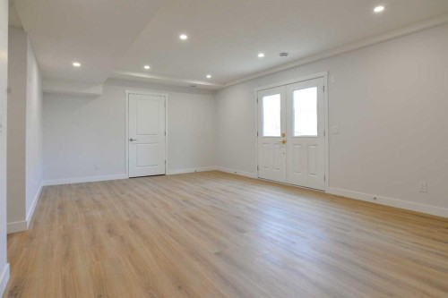 393 Hawktree Circle Nw, Calgary, AB - Indoor Photo Showing Kitchen With Stainless Steel Kitchen With Upgraded Kitchen