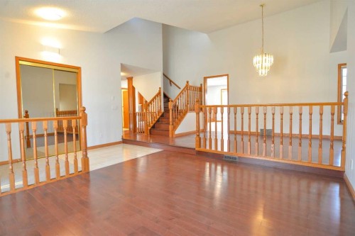 393 Hawktree Circle Nw, Calgary, AB - Indoor Photo Showing Other Room
