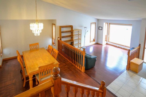 393 Hawktree Circle Nw, Calgary, AB - Indoor Photo Showing Dining Room