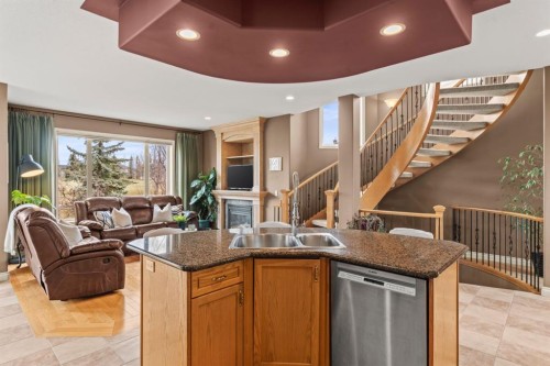 140 Simcoe Close Sw, Calgary, AB 