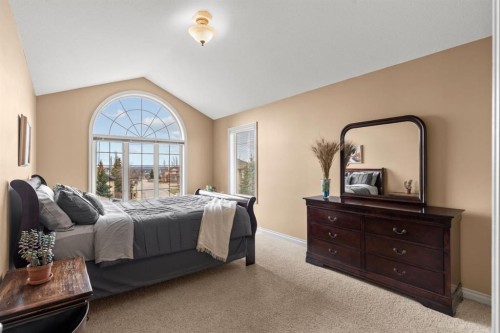 140 Simcoe Close Sw, Calgary, AB 