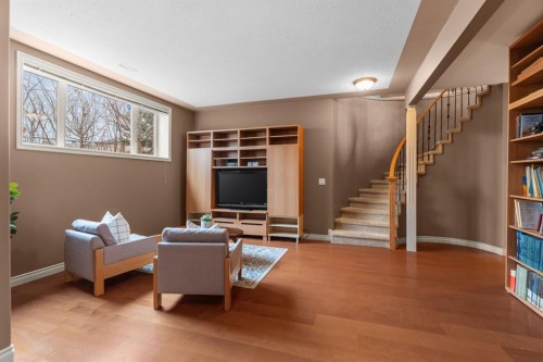 140 Simcoe Close Sw, Calgary, AB 