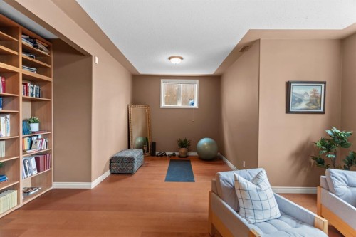 140 Simcoe Close Sw, Calgary, AB 