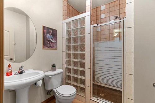 140 Simcoe Close Sw, Calgary, AB 