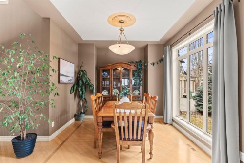 140 Simcoe Close Sw, Calgary, AB 