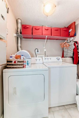 7716 Bowness Road Nw, Calgary, AB - Indoor Photo Showing Laundry Room