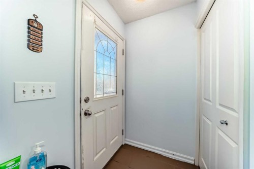 7716 Bowness Road Nw, Calgary, AB - Indoor Photo Showing Other Room