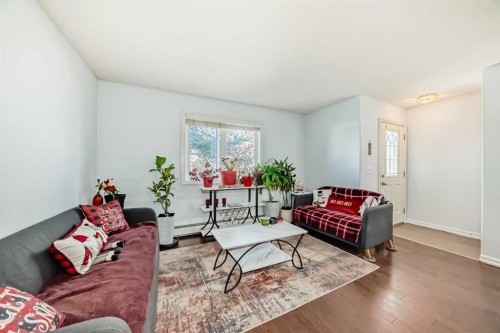 7716 Bowness Road Nw, Calgary, AB - Indoor Photo Showing Living Room