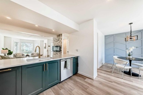 34 River Rock Way Se, Calgary, AB - Indoor Photo Showing Kitchen