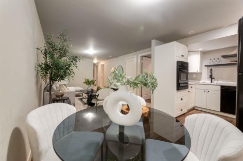 5004 43 Street Sw, Calgary, AB - Indoor