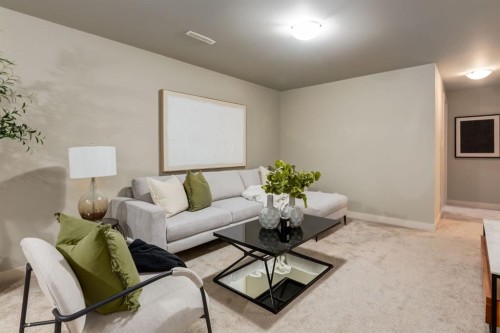 5004 43 Street Sw, Calgary, AB - Indoor Photo Showing Living Room