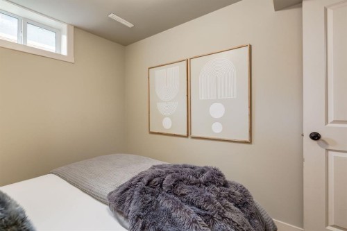 5004 43 Street Sw, Calgary, AB - Indoor Photo Showing Bedroom