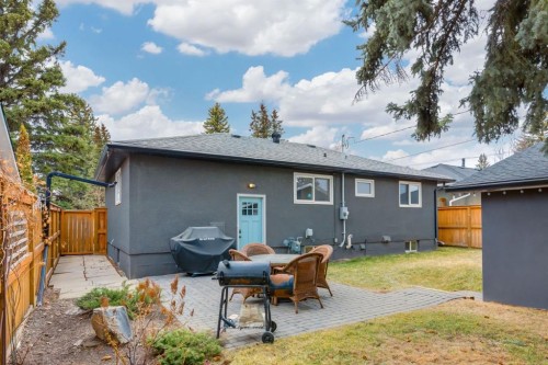 5004 43 Street Sw, Calgary, AB - Outdoor