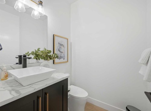 180 South Shore, Chestermere, AB - Indoor Photo Showing Bathroom