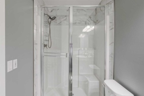 32 Legacy Cove Se, Calgary, AB - Indoor Photo Showing Bathroom