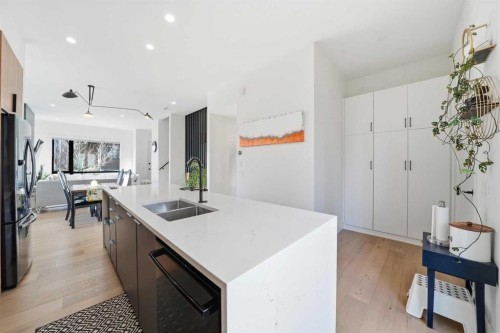 1502 37 Avenue Sw, Calgary, AB - Indoor Photo Showing Kitchen With Double Sink