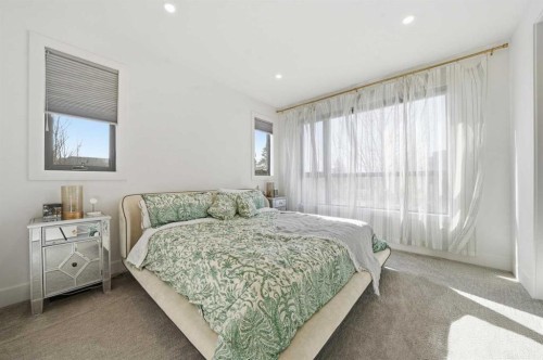 1502 37 Avenue Sw, Calgary, AB - Indoor Photo Showing Bedroom