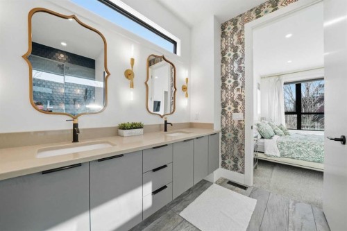 1502 37 Avenue Sw, Calgary, AB - Indoor Photo Showing Bathroom