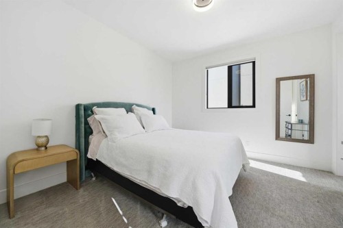 1502 37 Avenue Sw, Calgary, AB - Indoor Photo Showing Bedroom