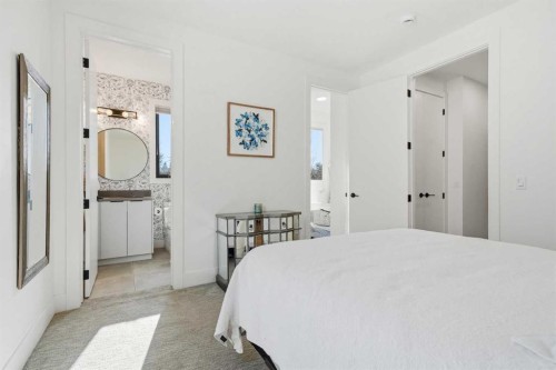 1502 37 Avenue Sw, Calgary, AB - Indoor Photo Showing Bedroom