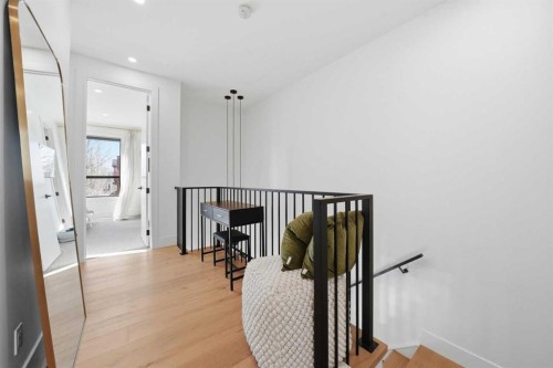 1502 37 Avenue Sw, Calgary, AB - Indoor Photo Showing Other Room