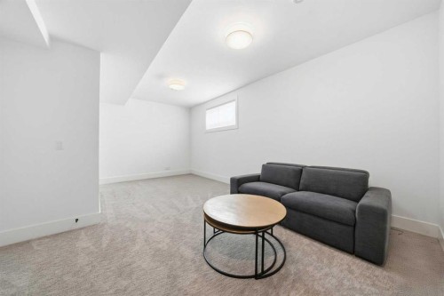 1502 37 Avenue Sw, Calgary, AB - Indoor