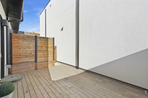 1502 37 Avenue Sw, Calgary, AB - Outdoor With Exterior