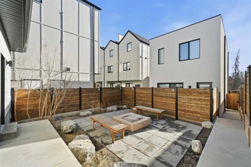 1502 37 Avenue Sw, Calgary, AB - Outdoor With Exterior