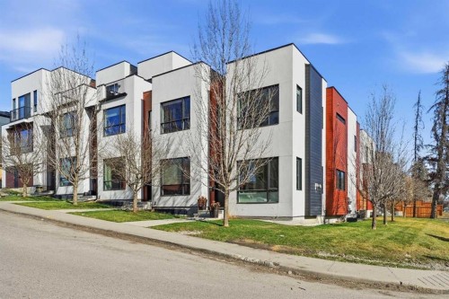 1502 37 Avenue Sw, Calgary, AB - Outdoor With Facade