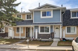 319 Georgian Villas NE Calgary, AB T2A 7E1