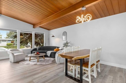 310 Wascana Crescent Se, Calgary, AB - Indoor