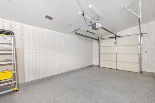 310 Wascana Crescent Se, Calgary, AB - Indoor Photo Showing Garage
