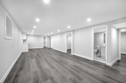 310 Wascana Crescent Se, Calgary, AB - Indoor