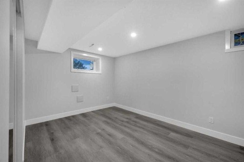 310 Wascana Crescent Se, Calgary, AB - Indoor Photo Showing Other Room