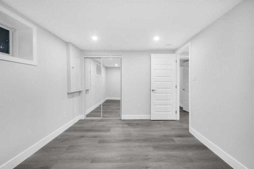310 Wascana Crescent Se, Calgary, AB - Indoor