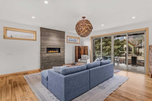 700 8 Avenue, Canmore, AB - Indoor Photo Showing Living Room With Fireplace
