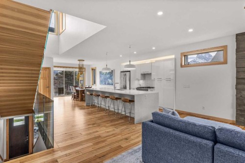 700 8 Avenue, Canmore, AB - Indoor
