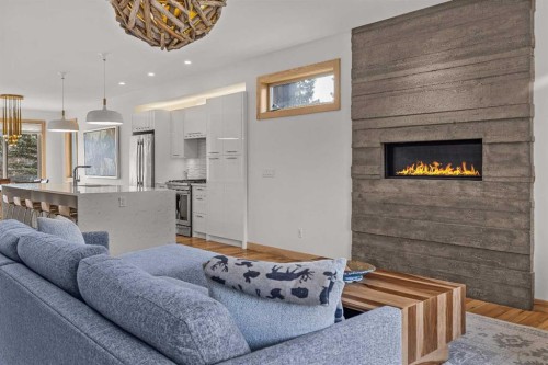 700 8 Avenue, Canmore, AB - Indoor Photo Showing Living Room With Fireplace