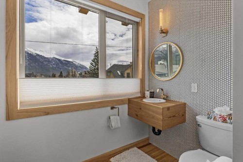 700 8 Avenue, Canmore, AB - Indoor Photo Showing Other Room