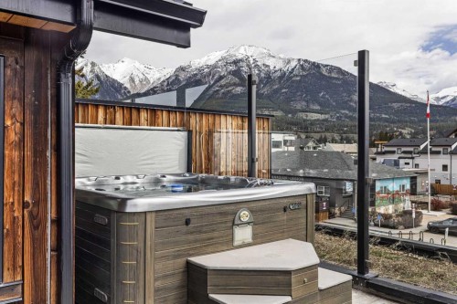 700 8 Avenue, Canmore, AB - Outdoor