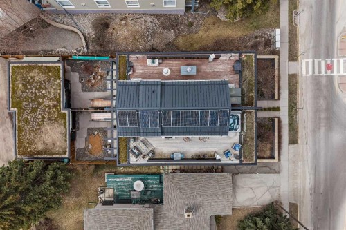 700 8 Avenue, Canmore, AB - 